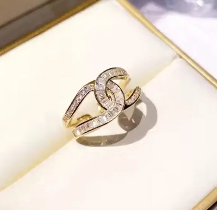 [새상품] 화려한 다이아큐빅 반지 #서지컬#은침#도금#14k#18k